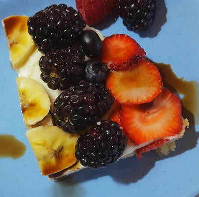 Honey Bourbon Fruit Pizza ﻿with Bourbon Balsamic Glaze