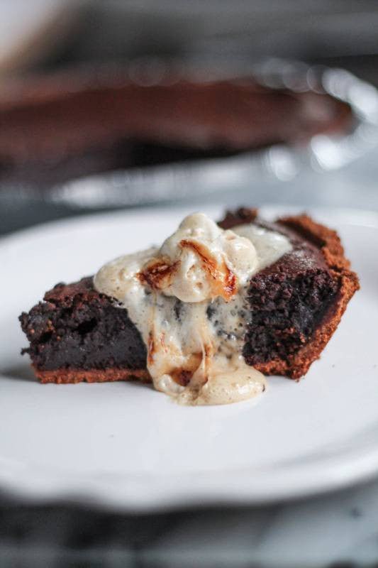 Molten Chocolate Brownie S'Mores Pie - xomarshmallow
